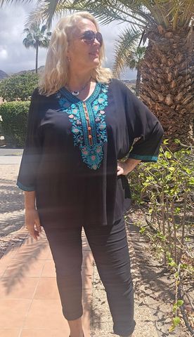 Hovedbilde SANTORO BLOUSE – BLACK & TURQUOISEGR&Oslash;NN