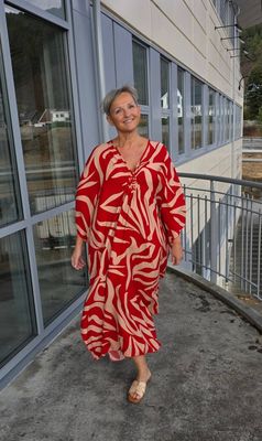 Hovedbilde TABERNAS KAFTAN – SAND & RED 
