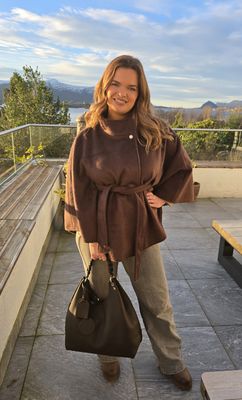 Hovedbilde NO&Euml;LLE EDITION CAPE – chocolate