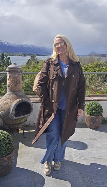 AUDREY TRENCH COAT (LANG) - brown 