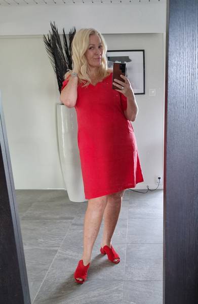 NELLY V-NECK  - SECRET RED 1- kun s 