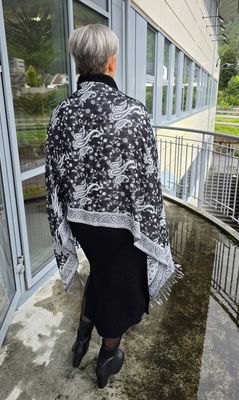 Hovedbilde Indira Scarf (F60) - Black & White