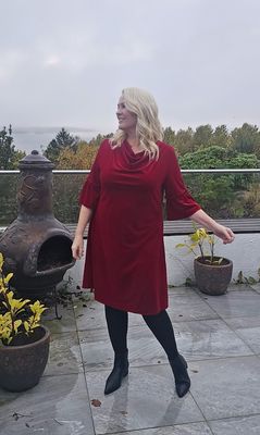 Hovedbilde VELVET DRAPE DRESS - brown - ca. 1 oktober