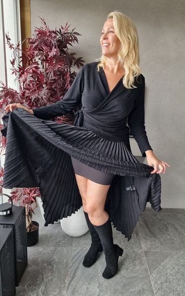 SHOP THE LOOK - Andi Blouse & Midi skirt