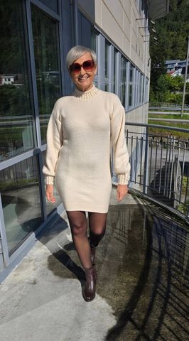 Hovedbilde Pearl Knit Dress - Apricot - (2357-3433/2013) - 