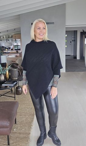 Hovedbilde KC Olina Poncho &#8211; Kaffe Curve - black
