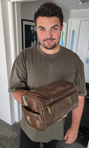 Hovedbilde ALPHA Toalettmappe – Herre - brun