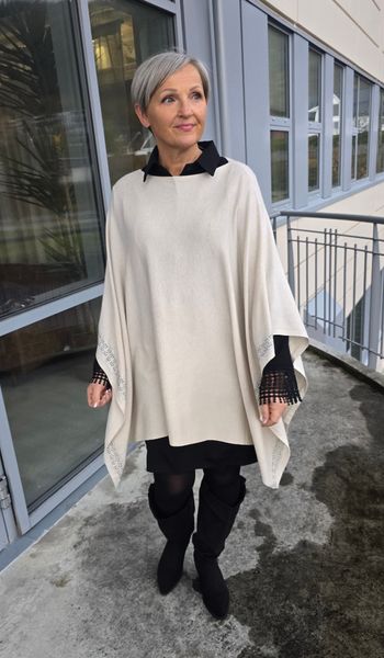 ELISE PONCHO ( dvc2503) - offwhite w/silver