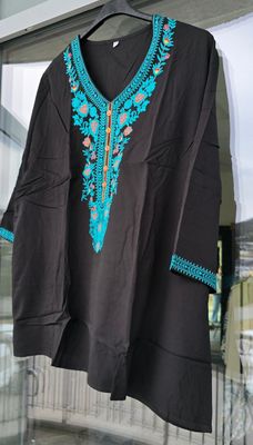Hovedbilde SANTORO BLOUSE – BLACK & TURQUOISEGR&Oslash;NN